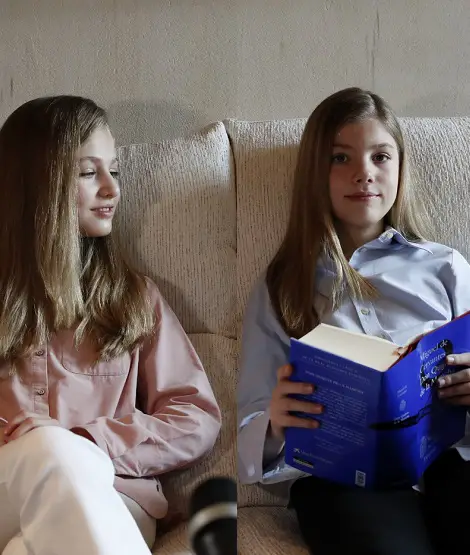 Princess Leonor and Infanta Sofia participated in the Book Reading1