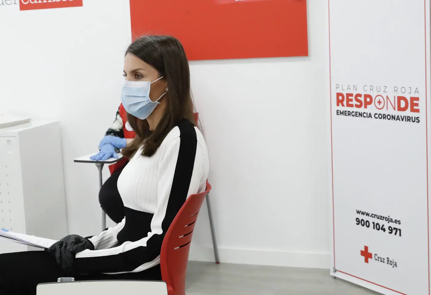 Queen Letizia of Spain learnt the working of Volunteers at the Red cross during the coronavirus