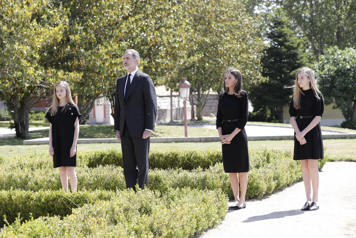 Spanish Royal Family paid tribute to the victims of COVID-19