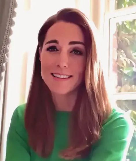 Duchess of Cambridge looked gorgeous in green emerald dress for children hospice week