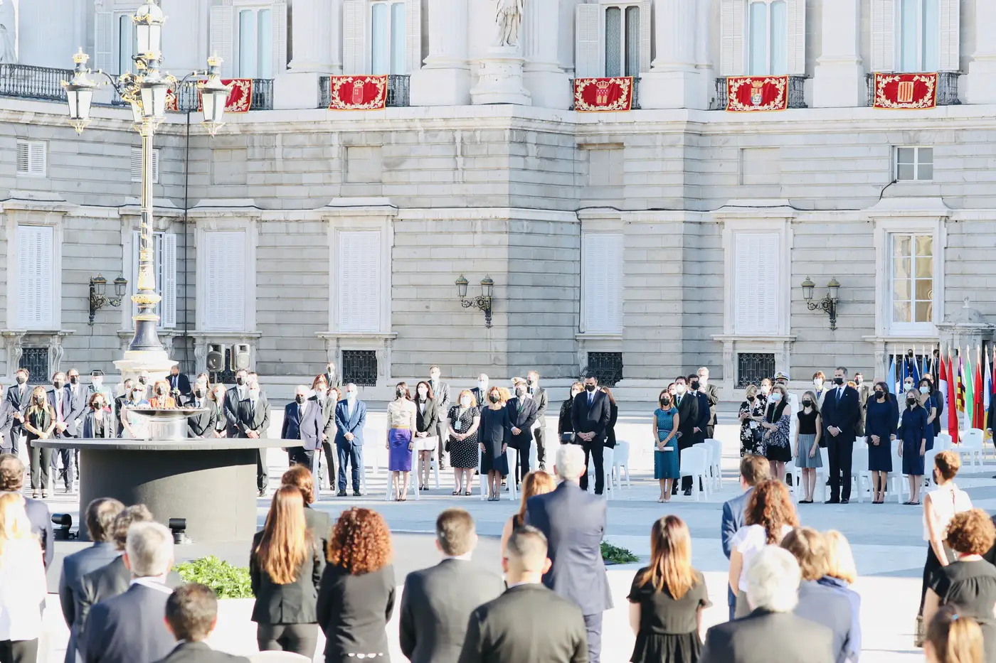 King Felipe and Queen Letizia of Spain paid tribute to the victims of COVID19