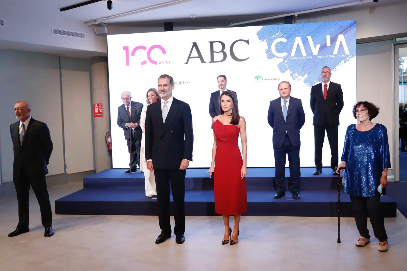 King Felipe and Queen Letizia of Spain with ABC Journalism Awards winners