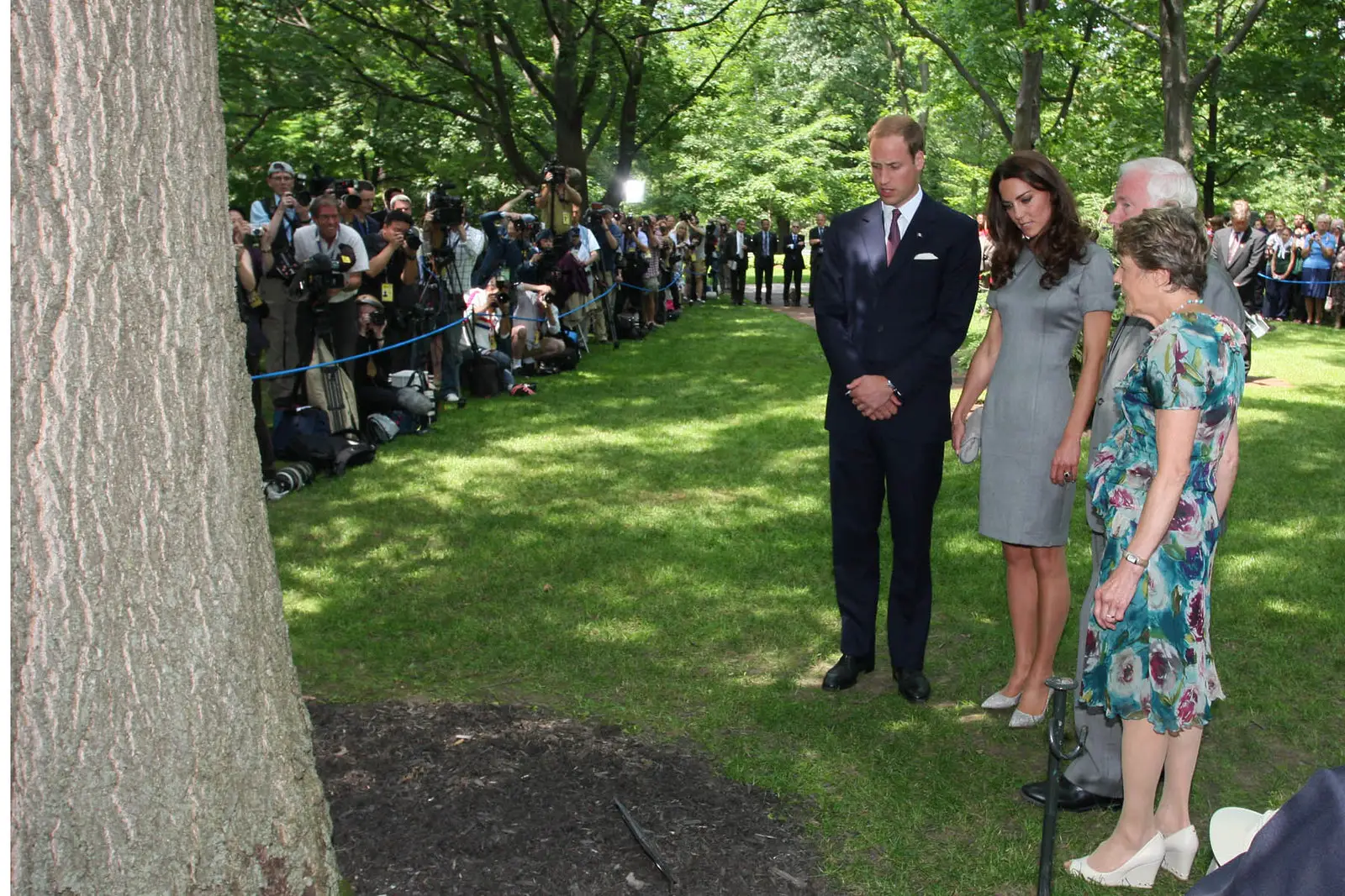 The Duke and Duchess of Cambridge saw Princess Diana pine oak tree at rideau hall
