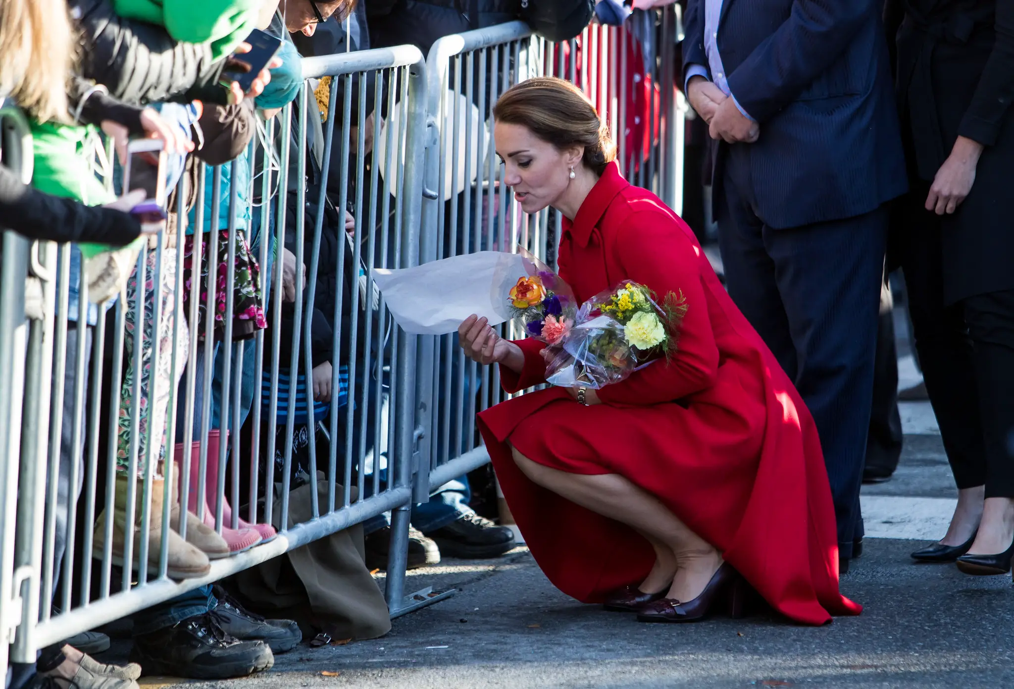 The Duchess of cambridge in red carolina herrera coat (2)