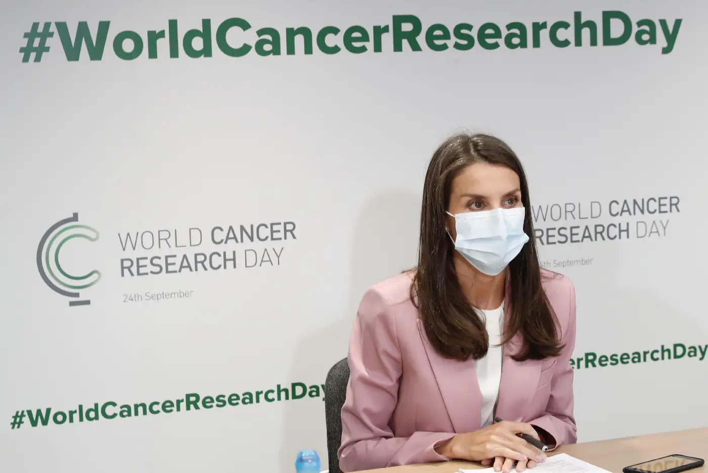 Queen Letizia of Spain wore pink suit from Boss for Cancer Research Day event