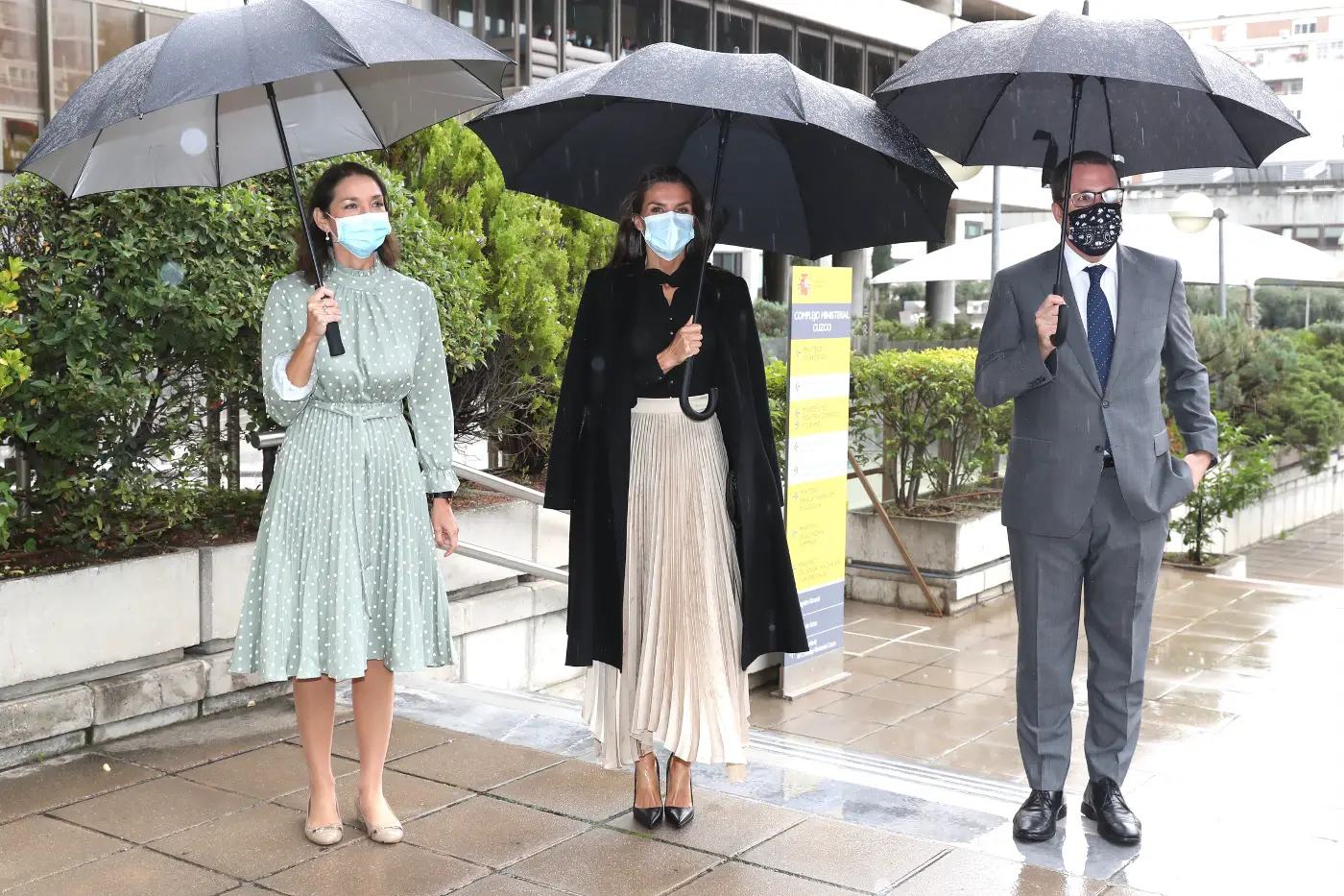 Queen Letizia of Spain wore Carolina Herrera coat and Massimo Dutti skirt for National Fashion Awards 2020