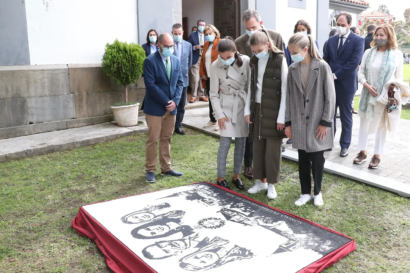 Spain royals saw their artistic work during the visit to Asturias