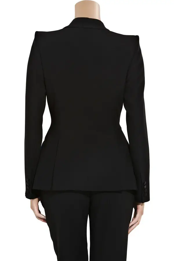 The Duchess of Cambridge wore Alexander McQueen 'Leaf' tailored crepe Tuxedo Jacket in NHM Video
