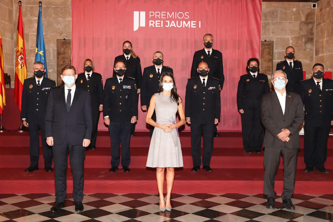 Queen Letizia with the representation of the Local Police of Valencia attending the hearing