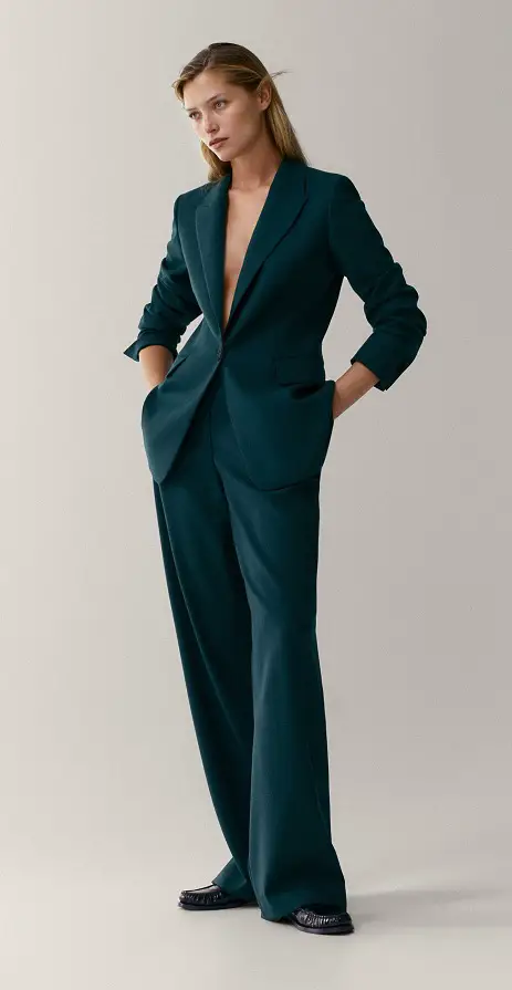 The Duchess of Cambridge wore Massimo Dutti Flannel Blazer in November 2020 for a video