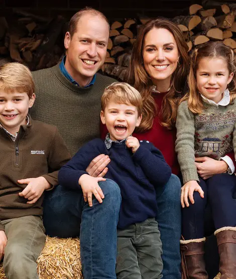 The Cambridge Familys 2020 Christmas Picture is Full of Smiles and happiness