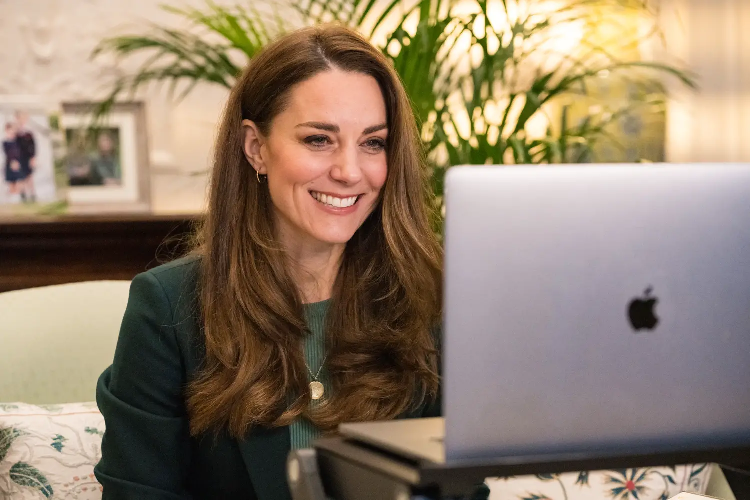 The Duchess of Cambridge looked gorgeous in green for a video call to parents