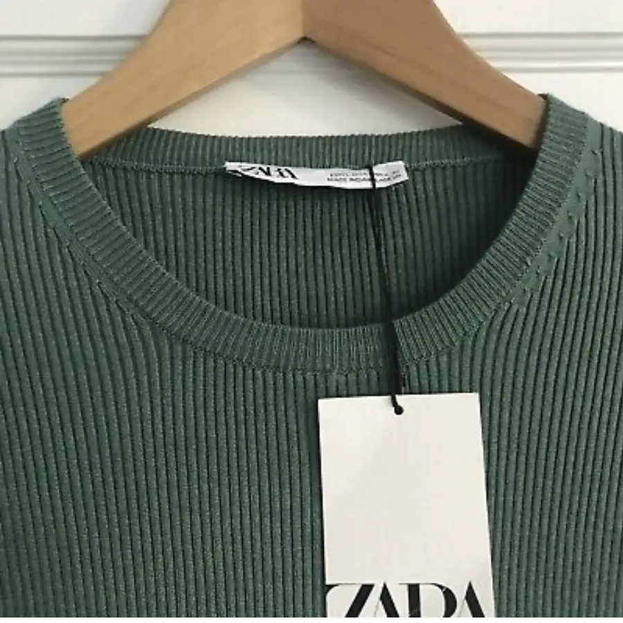 The Duchess of Cambridge wore Zara green Ribbed Knit Top