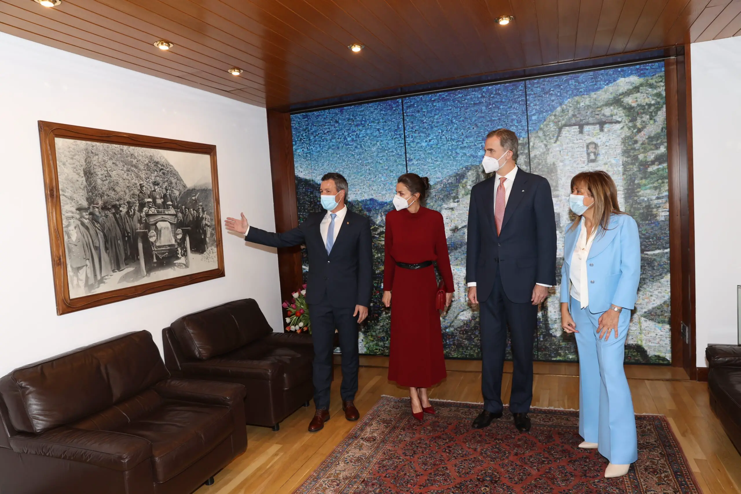 The couple received a guided tour of the Casa de la Vall.