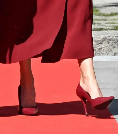 Queen Letizia wore red Leather pumps