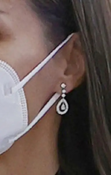 Queen Letizia wore diamond tear-drop earrings