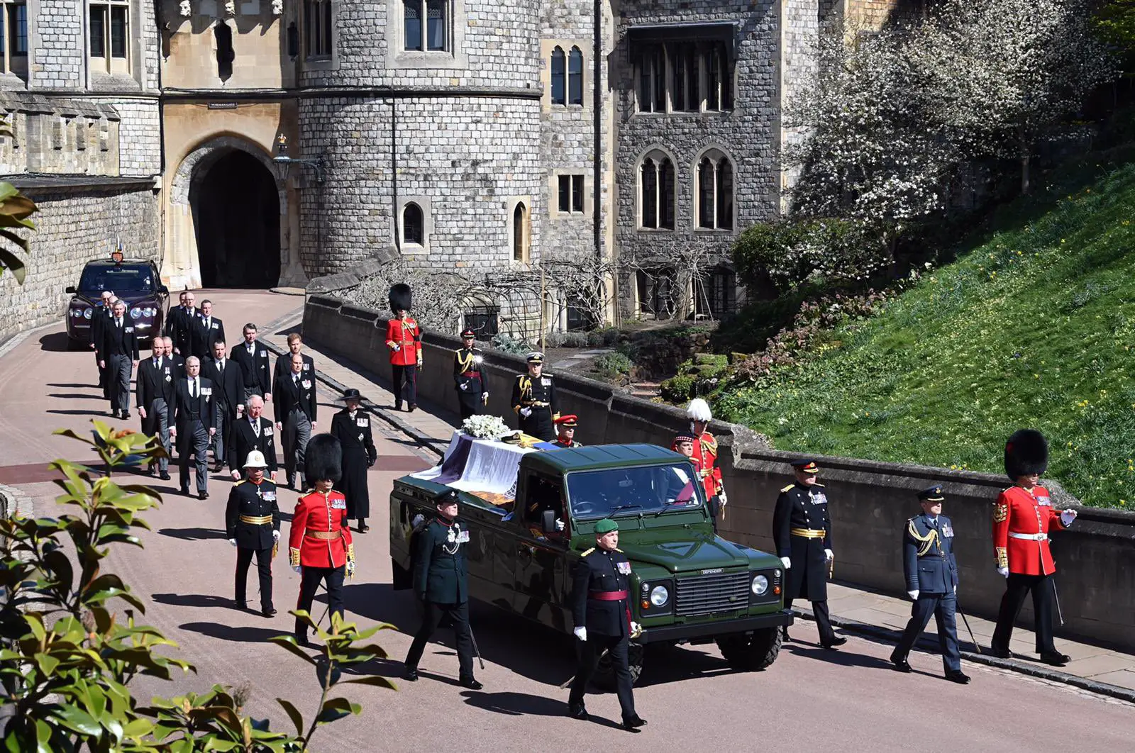 The Duke of Edinburgh, Prince Philip, was bid a very poignant and heartbreakingly beautiful farewell by his family at the St. George’s Chapel of Windsor Castle