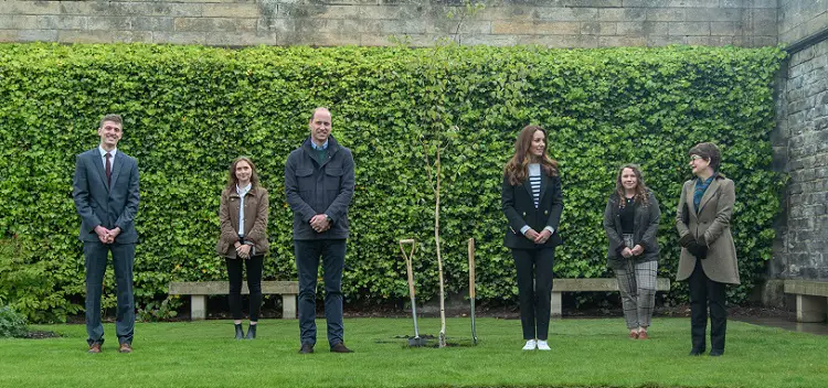 The Duke and Duchess helped finish painting socially distanced hearts on St Salvator’s Quadrangle lawn