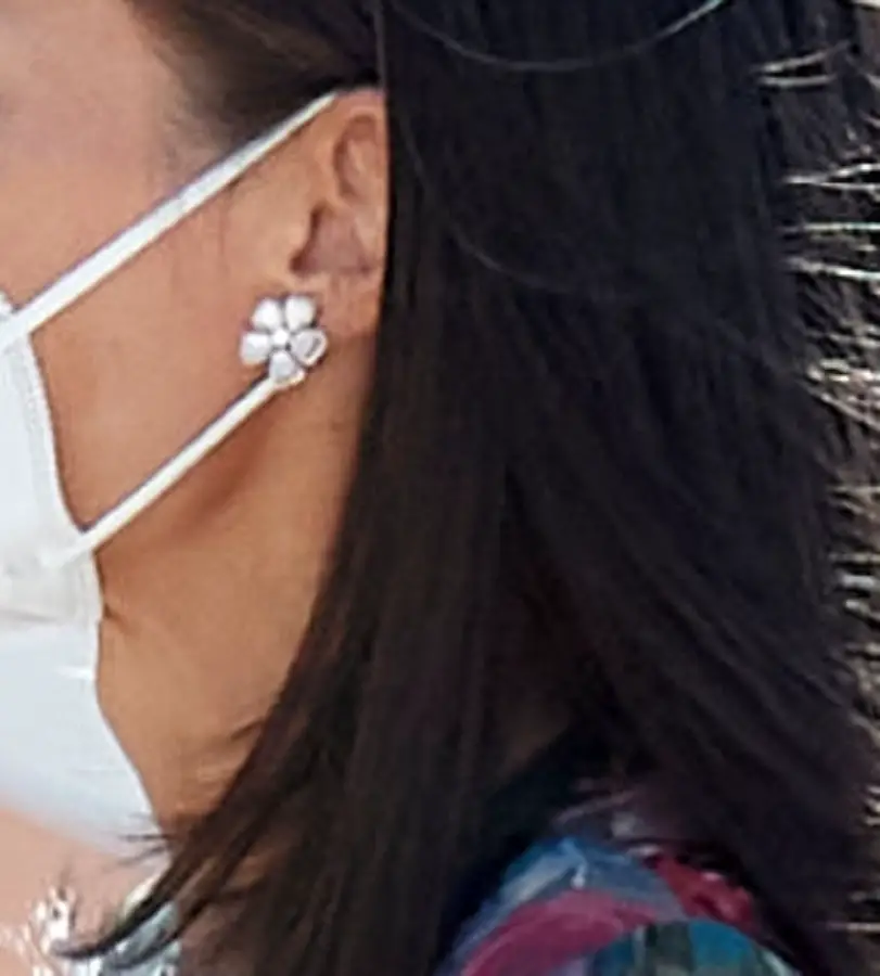Queen Letizia was wearing her Yanes Flower blossom stud earrings