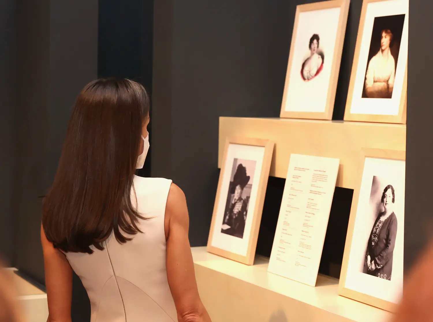 Queen Letizia inaugurated another artistic exhibition in Madrid