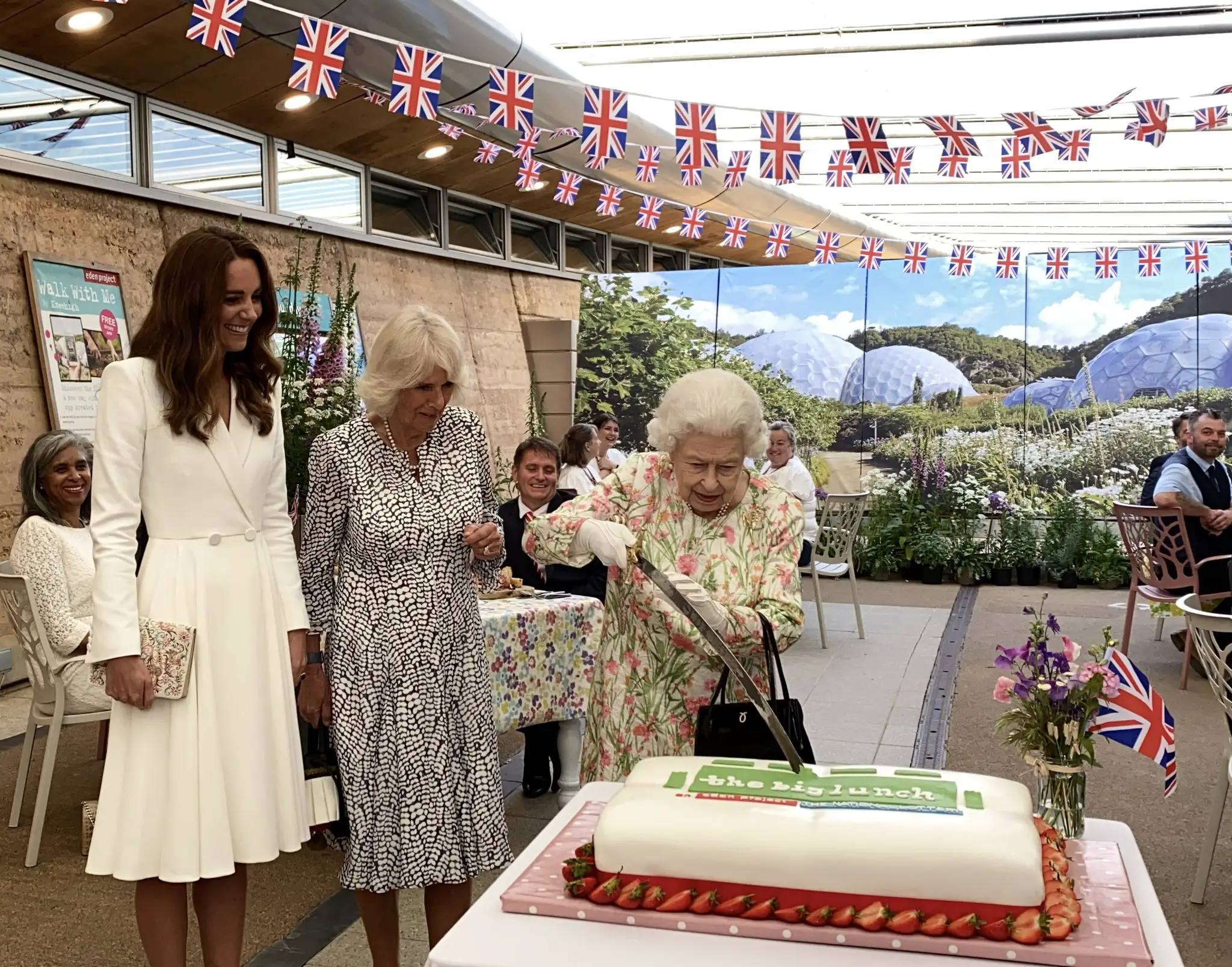 After the reception, The Duchess of Cambridge also joined Her Majesty and The Duchess of Cornwall to meet with the volunteers of the Big Lunch charity