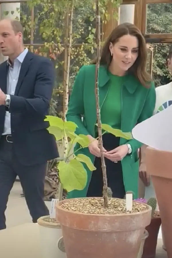 The Duchess of Cambridge in Erdem Allie coat to visit Kew Gardens