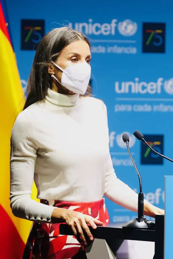 Queen Letizia of Spain chose red and white outfit for UNICEF 75th anniversary