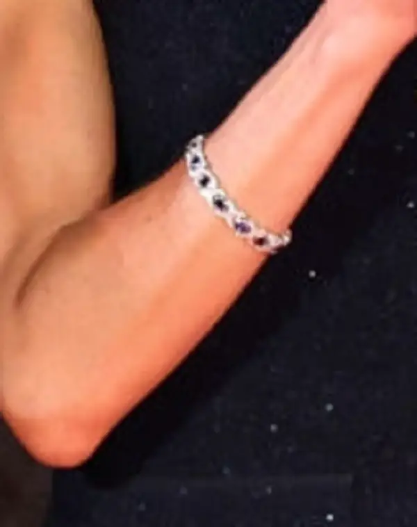 Queen Letizia was wearing a diamond and Sapphire bracelet