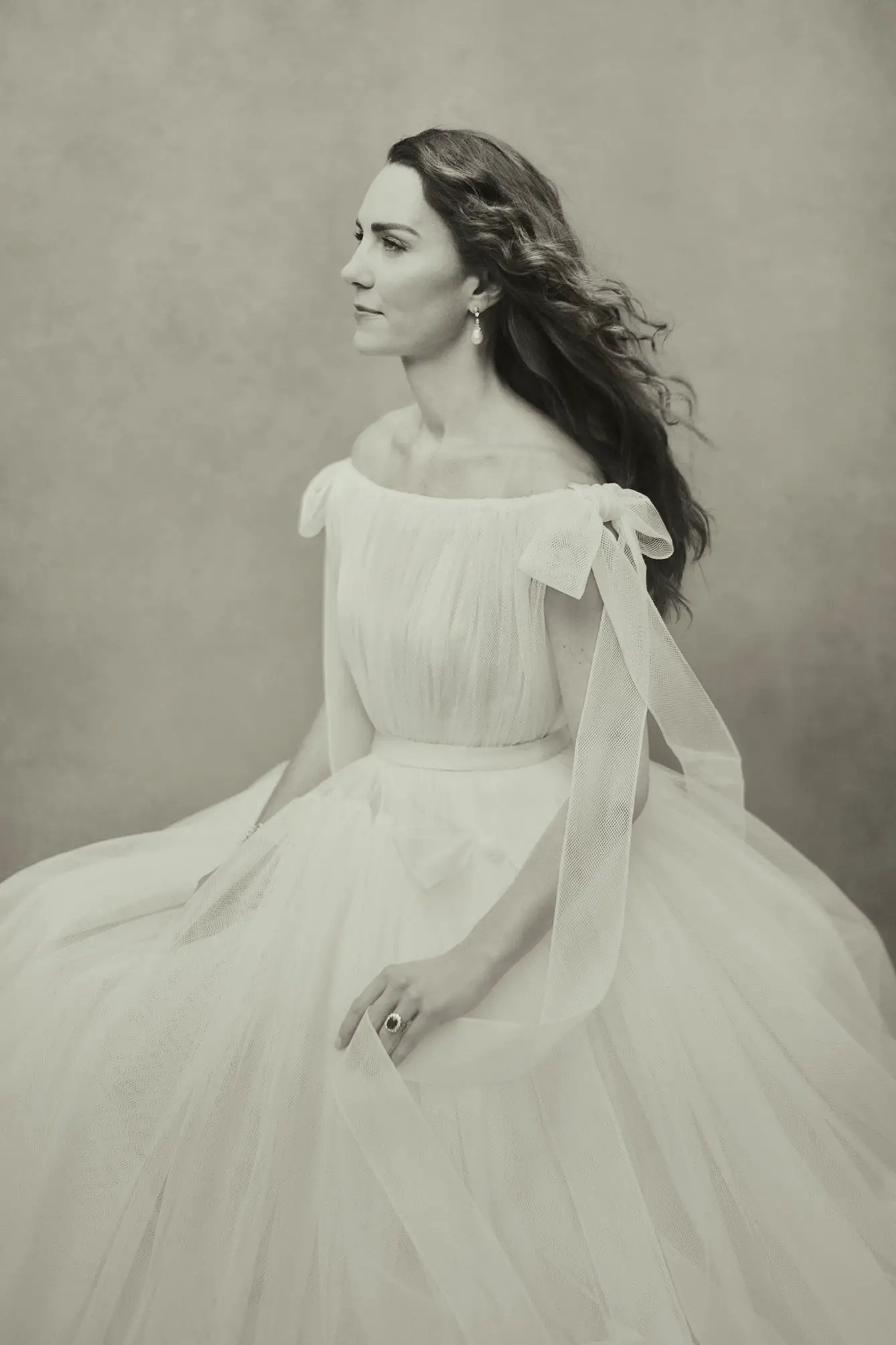 The Princess of Wales wore a white Alexander McQueen gown with Princess Diana's Collingwood and Pearl Diamond Earrings for her 40th birthday portrait
