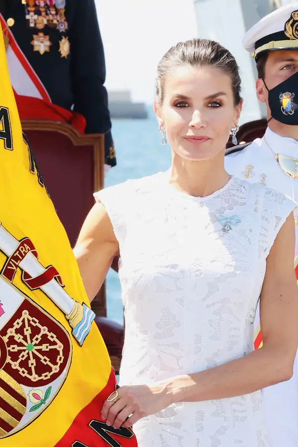 Queen Letizia wore Sfera Midi dress to present the national flag in June 2022