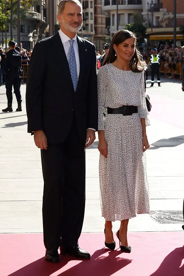 Queen Letizia wore Emporio Armani Crepon long dress with polka dot jacquard motif to present King James I awards Valencia