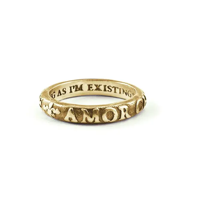 Queen Letizia wore Corternos Amor che tutto move Love moves everything 18K yellow gold ring