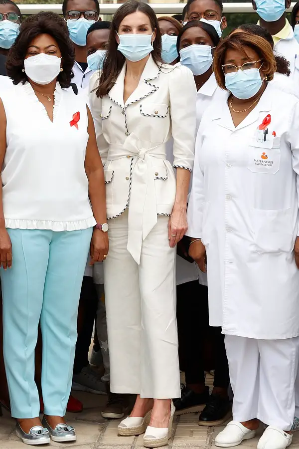 Queen Letizia visited Maternity Hospital with Angolan First Lady