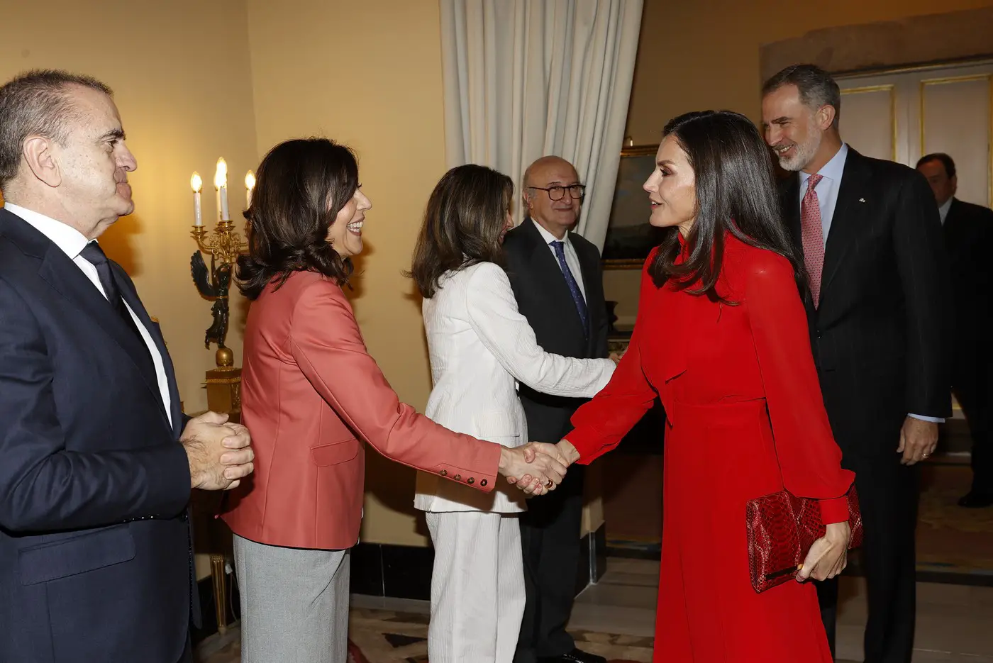 King Felipe and Queen Letizia presented the Accreditation to the new ambassadors of Spain