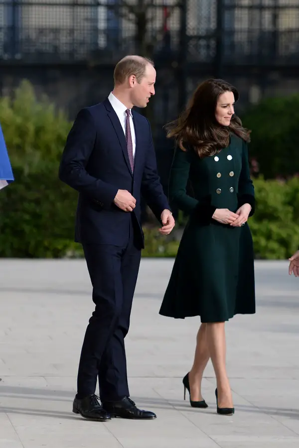 Princess Kate in green for Paris arrival