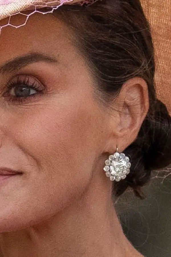 Queen Letizia Joyad de Pasar Chanton Earrings