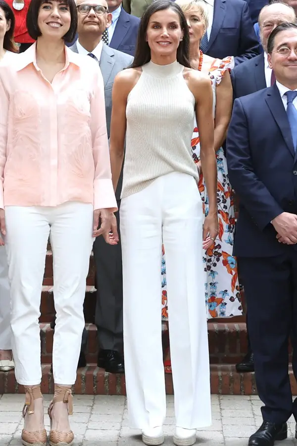 Queen Letizia in stylish white and beige for Student resident meeting 2023