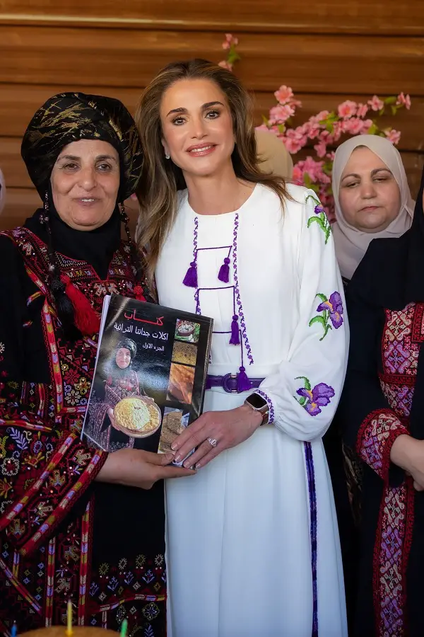 Queen Rania visited Hawar Village ahead of her 53rd birthday
