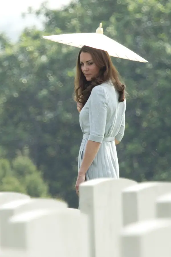 Kate Middleton in Blue Jenny Packham for last day of Singapore visit