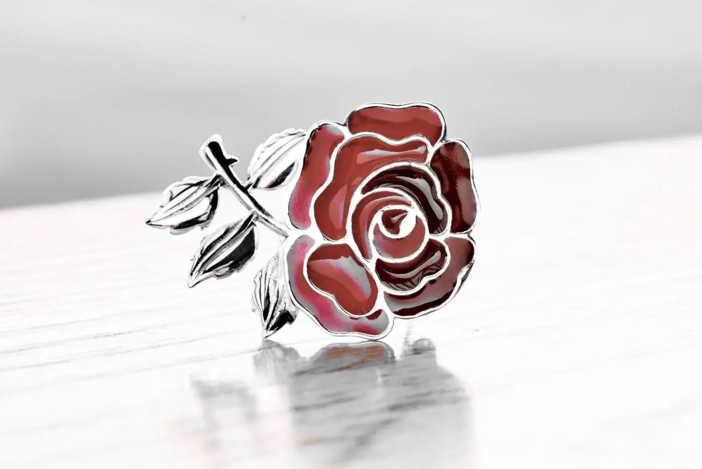 Kate Middleton wore England Rose Rugby brooch