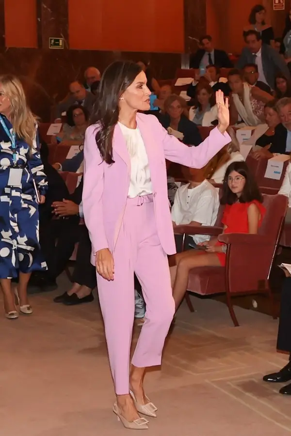 Queen Letizia of Spain in pink for UNICEF awards